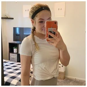 *4 for $20* H&M- White cropped knot tee